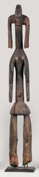 null Statue MUMUYE (Nigeria) Statue de grande taille aux jambes allongées, bras longs...