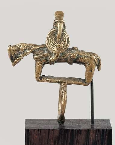 null Bague DOGON (Mali) Cavalier en bronze à cire perdue, belle patine ancienne....
