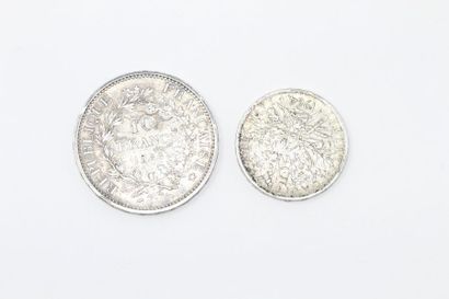 null Deux pièces françaises en argent : 5 francs Semeuse et 10 francs Hercule.

Poids...