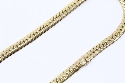 null Collier en or jaune 18k (750), à maille anglaise.

Tour de cou. : env. 40 cm....