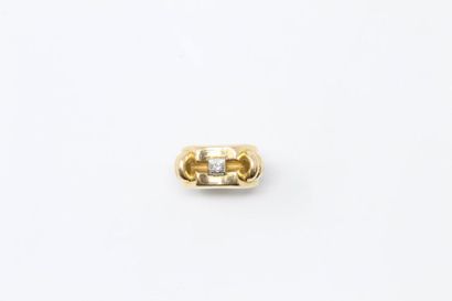 null Bague tank en or jaune 18k (750) ornée d'un petit brillant.

Tour de doigt :...