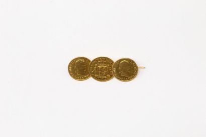 null Broche en or jaune 18k (750) composée de trois petites pièces du XIXe soudées.

Poids...