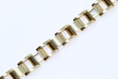 null CHOPARD

Bracelet « Happy Diamond » en or jaune 18K (750) articulé de maillons...