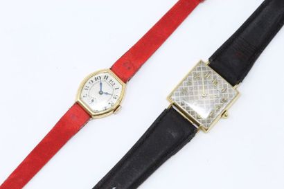 null Lot comprenant :

- une montre bracelet de dame, boîtier en or jaune 18k (750),...