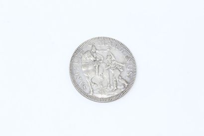null ITALIE - Pièce en argent de 1 scudo 1754

Avers : LUCENSIS RESPUBLICA

Revers...