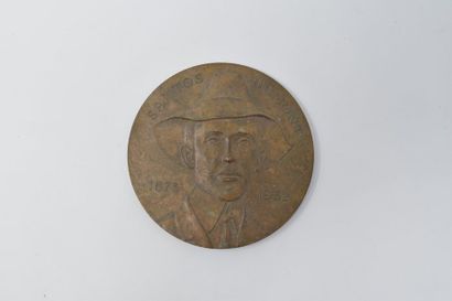 null SANTOS DUMONT Alberto (1873-1932)

Médaille en bronze 

Avers : buste de face....