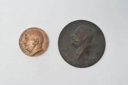 null DAURAT Didier (1891-1969)

Ensemble de deux médailles en bronze 

Avers : buste...