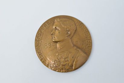 null GUYNEMER Georges (1894-1917)

Médaille en bronze 

Avers : buste de profil gauche....