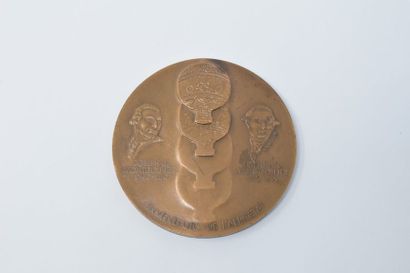 null MONTGOLFIER

Médaille en bronze.

Avers : au centre allégorie de l'ascension...