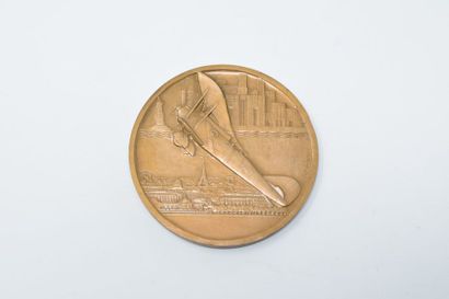 null BELLONTE Maurice (1896-1984) & COSTES Dieudonné (1892-1973)

Médaille en bronze.

Avers...