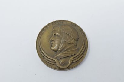null ARNOUX Mauritius (1895-1940)

Bronze medal.

Obverse: left profile of aviator...