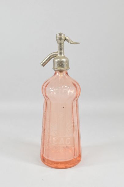 null Seltz water siphon "marquise" in pink coloured glass. Jh GASTARD - MENEAC. Head...