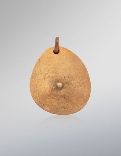 CÉSAR CAESAR, 1921-1998

The breast

bronze pendant with a golden patina (small traces...