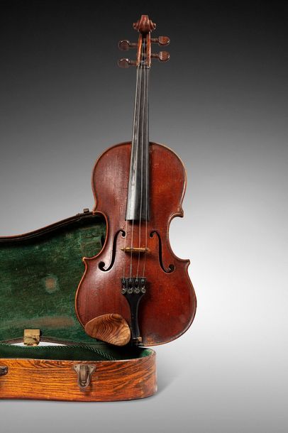 null VIOLIN OF LAVEST IN MONTLUÇON, 354 mm, N°37 dated 1929. HSN NO. 818. In good...