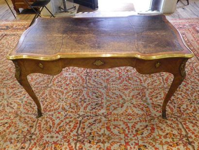 null Flat desk in veneer inlaid with leaves, opening by three drawers in a belt,...