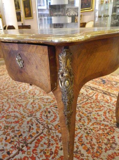 null Flat desk in veneer inlaid with leaves, opening by three drawers in a belt,...