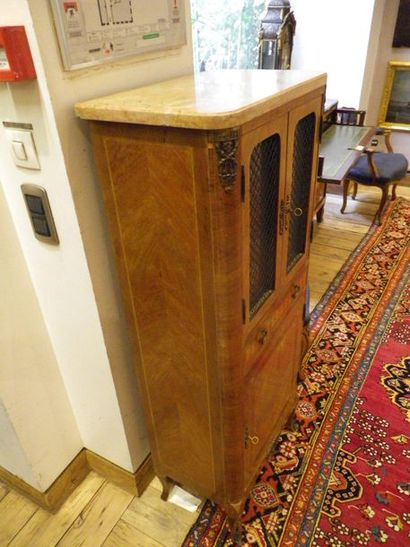 null Veneer and wood marquetry display cabinet, opening on the top by two latticed...
