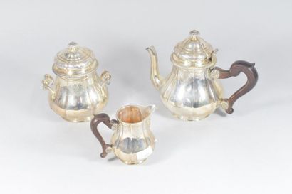 null Silver tea service (950) in the form of a baluster, resting on a frame; decorated...