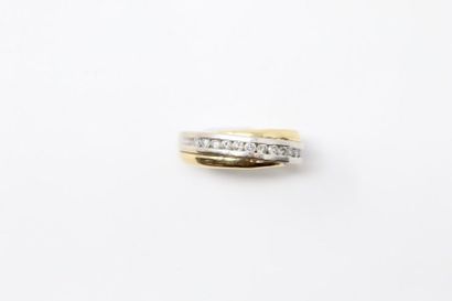 null Ring in 18K (750) yellow and white gold cut with a line set with brilliant-cut...
