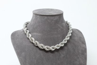 null Necklace in 18K (750) white gold made of a falling twist.

Neck size: approx....