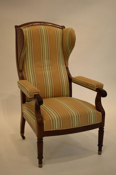 null Grand fauteuil Voltaire à oreilles.

Ht. : 109 cm