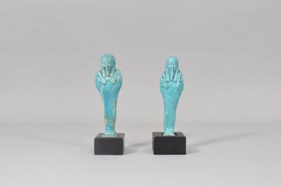 null Deux Oushebti en fritte émaillée bleu.

Egypte ancienne, cassés recollés.

H....