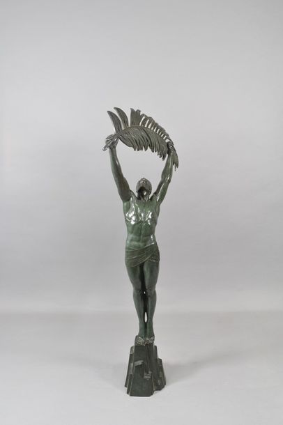 null PIERRE LE FAGUAYS (1892-1962)

Sculpture en bronze à patine verte représentant...
