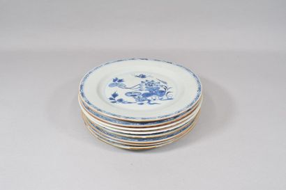 null Chine Compagnie des Indes fin XVIIIème 

8 assiettes en porcelaine dont 6 en...