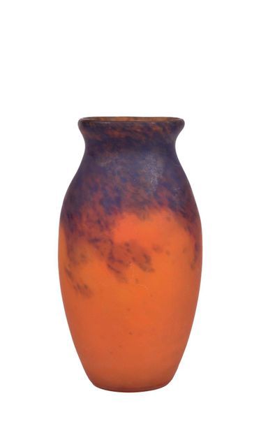 null MULLER FRERES - LUNEVILLE

Shoulder ovoid vase. Proof in marmoreen glass

blue...