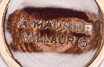 null Alain MAUNIER - VALLAURIS

Service a cafe en ceramique emaillee de rayures

brunes...