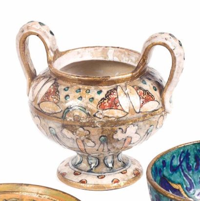 null Andre METTHEY (1871-1920)

Vase en gres a corps spherique sur piedouche et

deux...