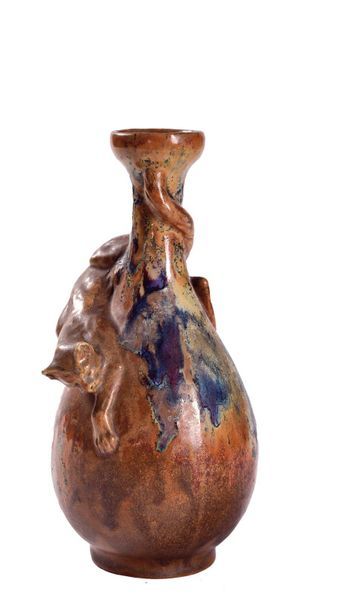 null Charles Eugene VIRION (1865-1946)

& MONTIGNY SUR LOING (manufacture)

Vase...
