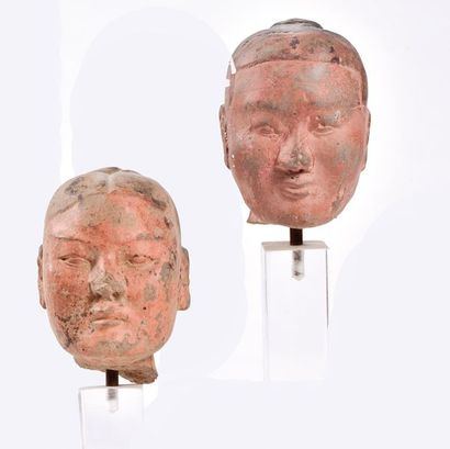 null CHINA - HAN Period (206 BC - 220 AD)

Two terracotta men's heads with traces...