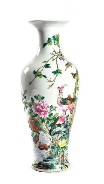 null CHINA - 20th century

Large baluster vase with flared neck in polychrome enameled...