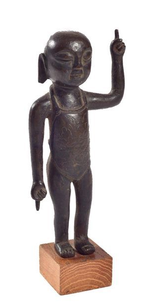 null CHINE - Epoque MING (1368 - 1644)

Statuette de bouddha enfant en bronze à patine...