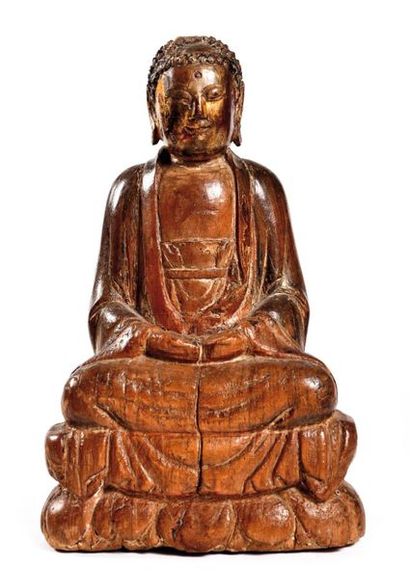 null CHINA - MING Era (1368 - 1644)

Wooden Buddha statue with traces of gold lacquer,...
