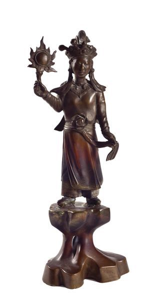 null VIETNAM - Vers 1900

Statuette de personnage debout sur un socle en bronze à...