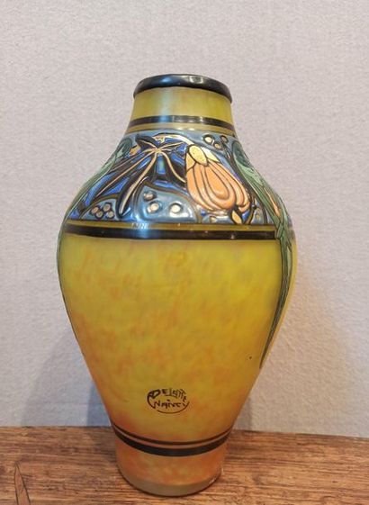 null Andre DELATTE (1887-1953)

Shoulder ovoid vase in marmoreen glass yellow orange

decorated...