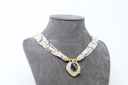 null Necklace of pearls and balls of amethysts with 4 rows decorated with an important...