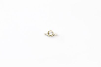 null Ring in 18k (750) white gold with a diamond of approx. 0.30 ct.

Finger size:...
