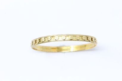 null 18k (750) yellow gold hard bracelet 

An 18k (750) yellow gold scrap is attached....