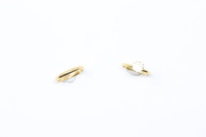 null 18k (750) yellow gold ring set with a white stone.

Finger size : 56 - Gross...