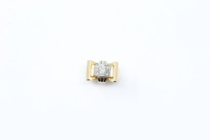 null 18k (750) yellow gold and platinium tank ring set with a central diamond (acc.)...