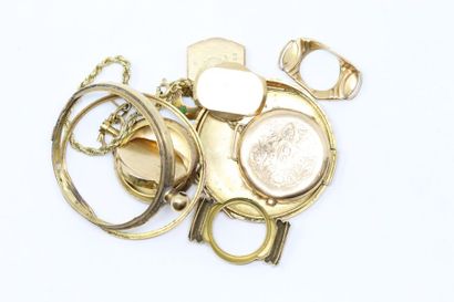 null Débris d'or jaune 18k (750), composés de boîtiers de montres, d'un bracelet...