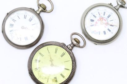 null Set of three gusset watches (two of which have a silver case). Various states,...
