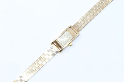 null WITT

Montre bracelet, boîtier rectangulaire en or jaune 18k (750), cadran à...