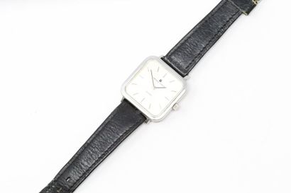 null Men's wristwatch, square metal case, cream dial and stick indexes. 

Signed...