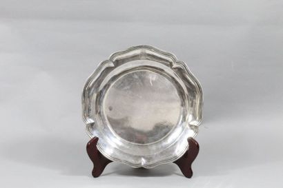 null Round silver platter with curved edges and "HD" numerals

Diameter: 25 cm. -...