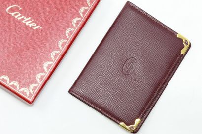 null CARTIER Paris

Card holder in burgundy leather monogrammed "CC", the corners...