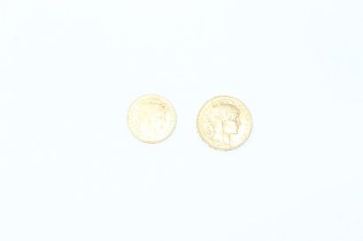 null Deux pièces de 10 francs et 20 francs en or Coq (1907)

TB à TTB

Poids : 9.7...